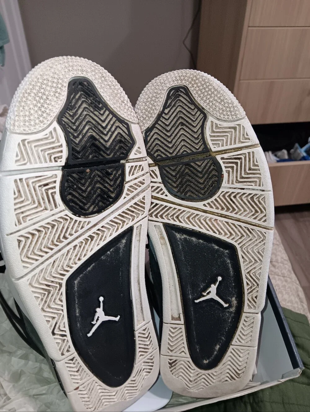 Air Jordan 4 Fear